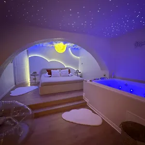  Maison d'hôtes Moon Room, Nuit Insolite - Toulon